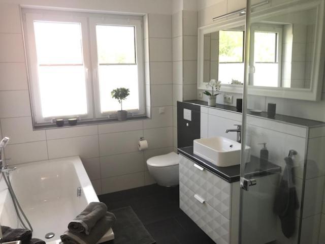 Top-Ferienwohnung Bei Berlin, Bis 3 Gaeste, Terrasse Und Garten Bestensee Buitenkant foto